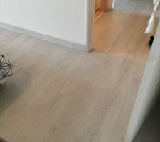 Parquet terminé avec plinthes