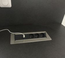 Prise plan de travail