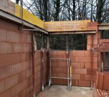 Mise en place ferraille pour fen&ecirc;tre cuisine