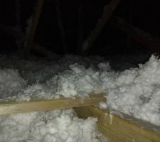 Fin du remblaiement (quand même nos combles du garage isolées)