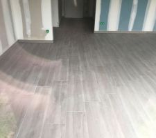Carrelage fini, désolé c?etait Ferme