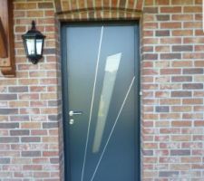 Notre porte d'entrée de chez Kline. couleur gris anthracite