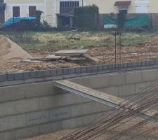 Pose des planelles et feraillage périphérique