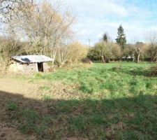 Enfin propri&eacute;taire!
entr&eacute;e du terrain avec un peu de soleil qui se fait rare c'est temps ci....