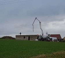 Coulage du béton de la dalle haute, il ne reste plus à attendre le séchage