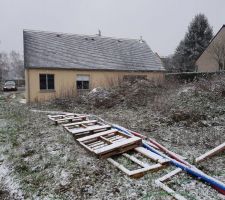 Elle a sorti son manteau blanc