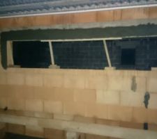 Travail pr&eacute;paratoire &agrave; la pose des menuiseries