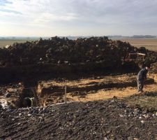 Démarrage du chantier le 07/02, terrassement effectué le matin.