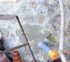 Raccordement au tout a l'égout, où on viendra brancher la pompe de relevage. un travail propre de la part de Suez