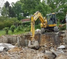 Ancienne maison d&eacute;truite