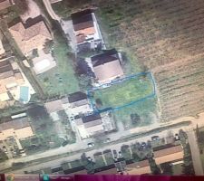 Vue a&eacute;rienne du terrain