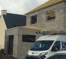 Charpente suite mais pas encore finie