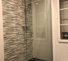 Paroi salle de bain chambre parentale