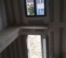 VIDE SUR HALL