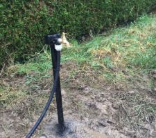 Pose d'un robinet de chantier