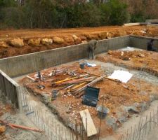 Vide sanitaire en beton banch&eacute; (80cm)