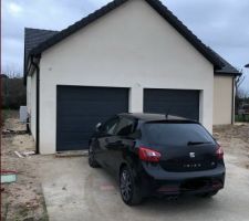 Vue devant : le garage