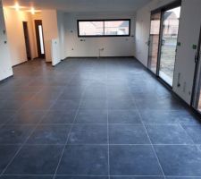 Peinture de finition dernière couche salon et on débache !