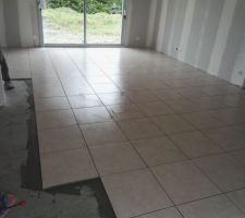 Carrelage en cours (Pièce de vie)