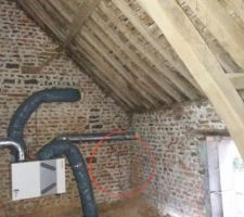 Une fissure dans mur en brique