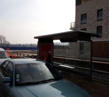 Arrêt de bus à environ 50 m de la futur residence. Il y en aura 3 en tout dans le quartier.