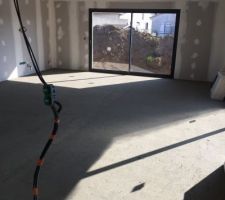 Chape du s&eacute;jour termin&eacute;e, en attente de s&eacute;chage