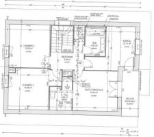 Etage (en ossature bois). Avec une suite parentale, 2 chambres et un grand bureau, salle de bain et WC séparé.