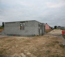 RDC termin&eacute;, vue de l'entr&eacute;e du terrin