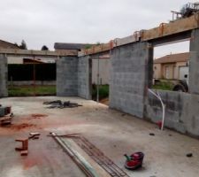 &eacute;l&eacute;vation de parpaing joint mince