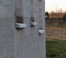 Appuis de fen&ecirc;tre :
 - cellier
 - toilettes RDC
 - chambre parentale