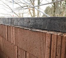 Pose des appuis de fen&ecirc;tres ..