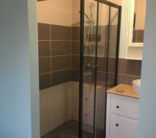 Salle d'eau de la chambre parentale