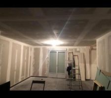 Ponçage des bandes du salon/ salle à manger terminer