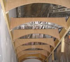 Ossature plafond cage d'escalier