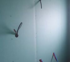 Cloisons quasiment terminées - Salle de bain enfants
