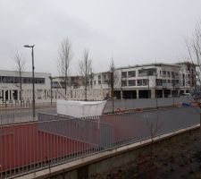 Aire de jeu devant l'ecole du quartier