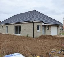 Terrassement, : nettoyage et nivellement du terrain