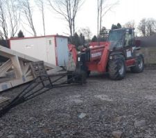 Stockage charpente sous la pluie et sans bâche !
