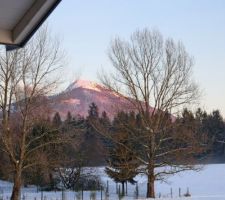 Aïe, le volcan est tout près !