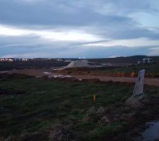 C un peu sombre mais on arrive &agrave; voir quand m&ecirc;me qu' il y a eu du mouvement sur le lotissement