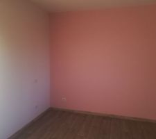 Chambre fille 7 ans, peinture rose avec des paillettes