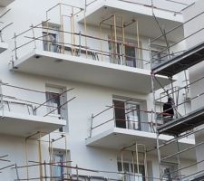 Structures des placards  de balcon