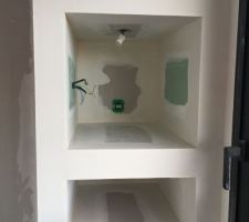 Joints de la niche terminés. Prochaine étape l'électricien