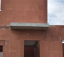 Voici la casquette b&eacute;ton qu?ils ont d&ucirc; reprendre plusieurs fois car elle n?&eacute;tait pas droite