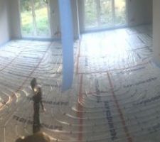 Pose mousse polyuréthane par techno chape