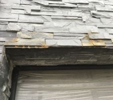 Parement mal pos&eacute; sur la gauche et rectifi&eacute; par une cire et le r&eacute;sultat est d&eacute;goutant