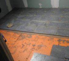 Carrelage en cours de pose