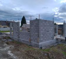 &Eacute;l&eacute;vation des murs du rez de chauss&eacute;e