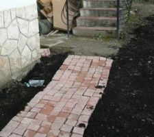 Pavé béton à l'entrée de la maison