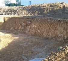 Semaine 1 : 
Le moment tant attendu est enfin arrivé : les engins investissent notre terrain et les premiers coups de pelleteuses résonnent.